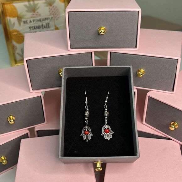 🌼 3/$24 🌼 Vintage Style Hamsa Charm Earrings - Picture 1 of 8